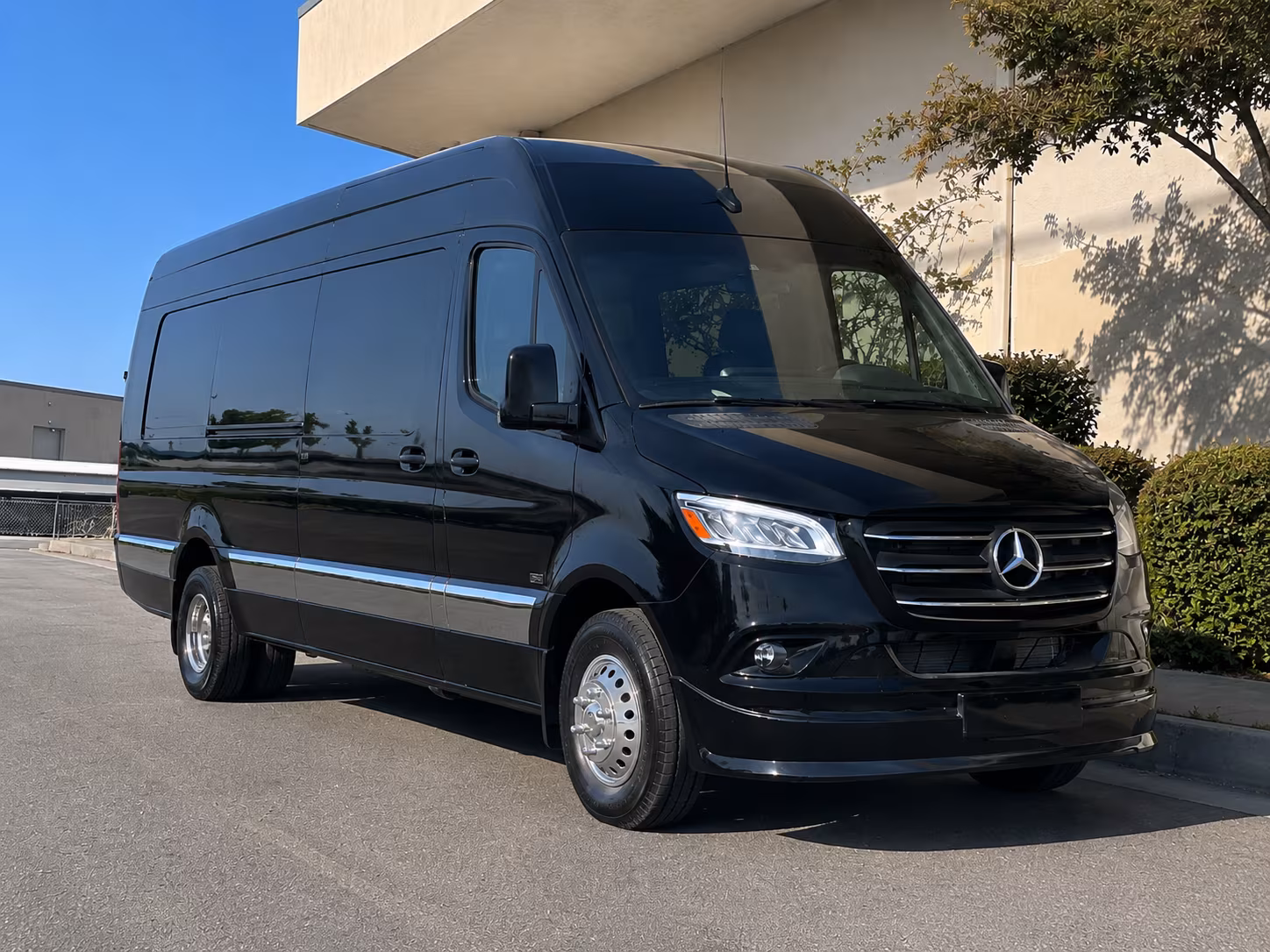 denver 18 passenger sprinter van