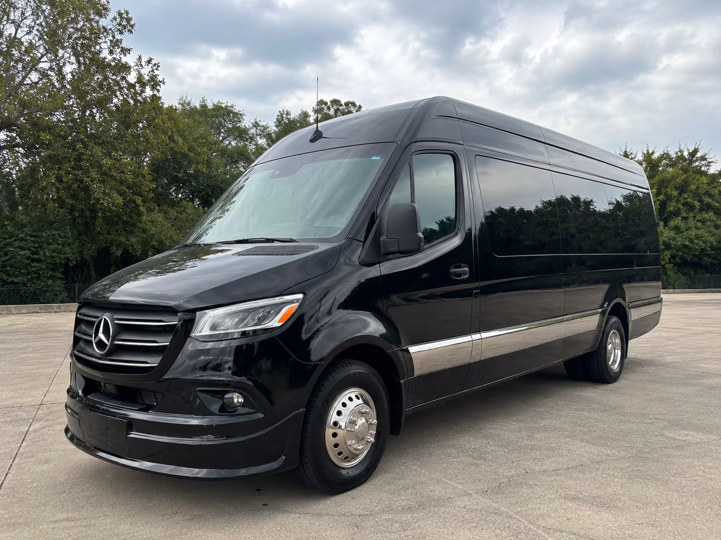 find the perfect transportation for your next airport transfer 2
