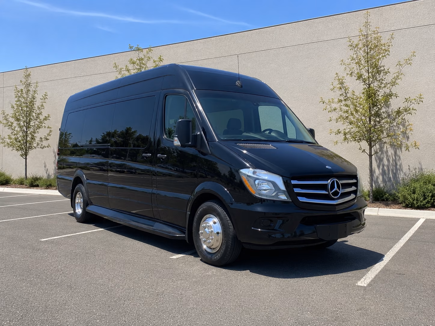 find the perfect transportation for your next airport transfer 3