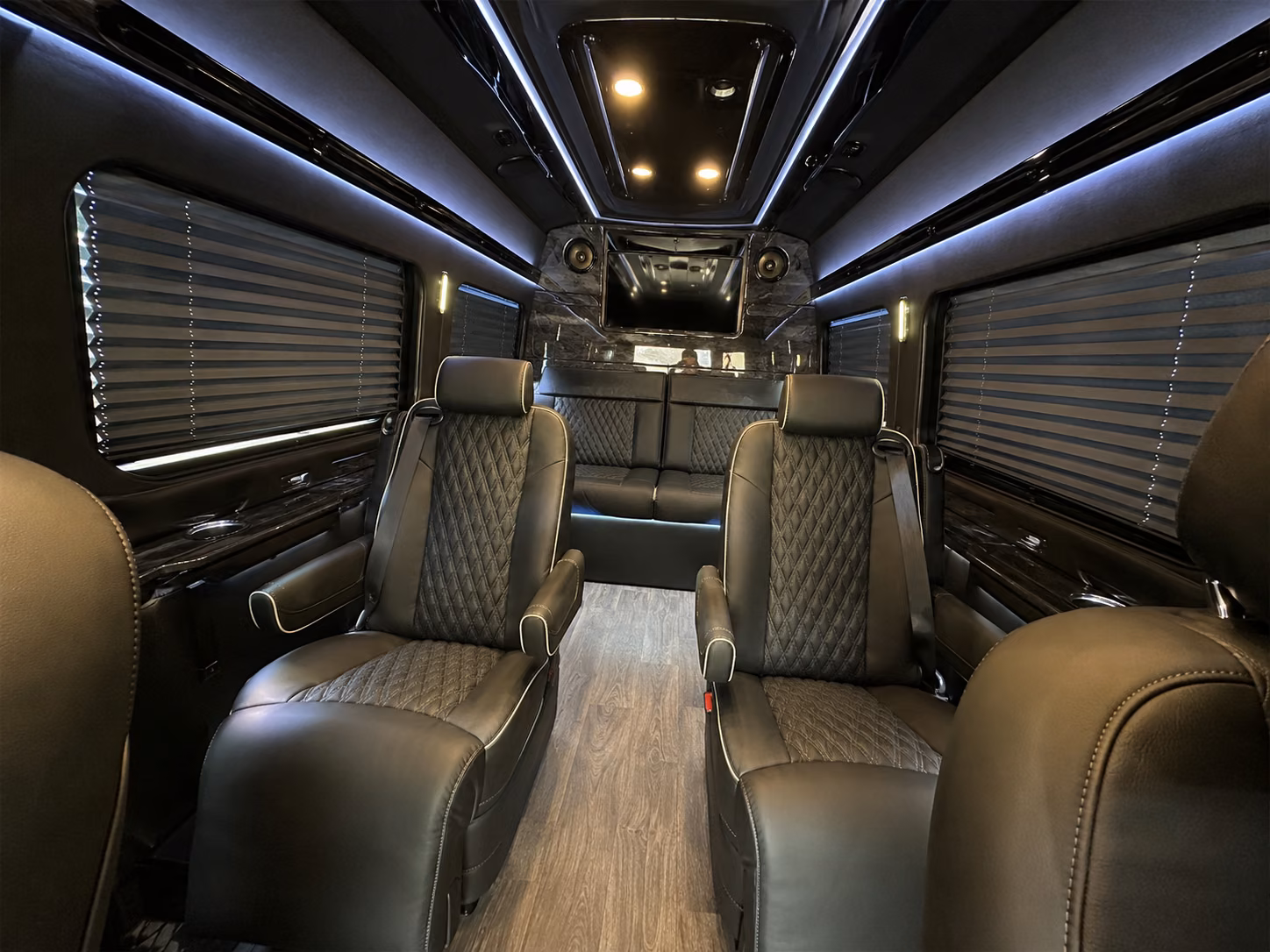 find the perfect transportation for your next airport transfer 5